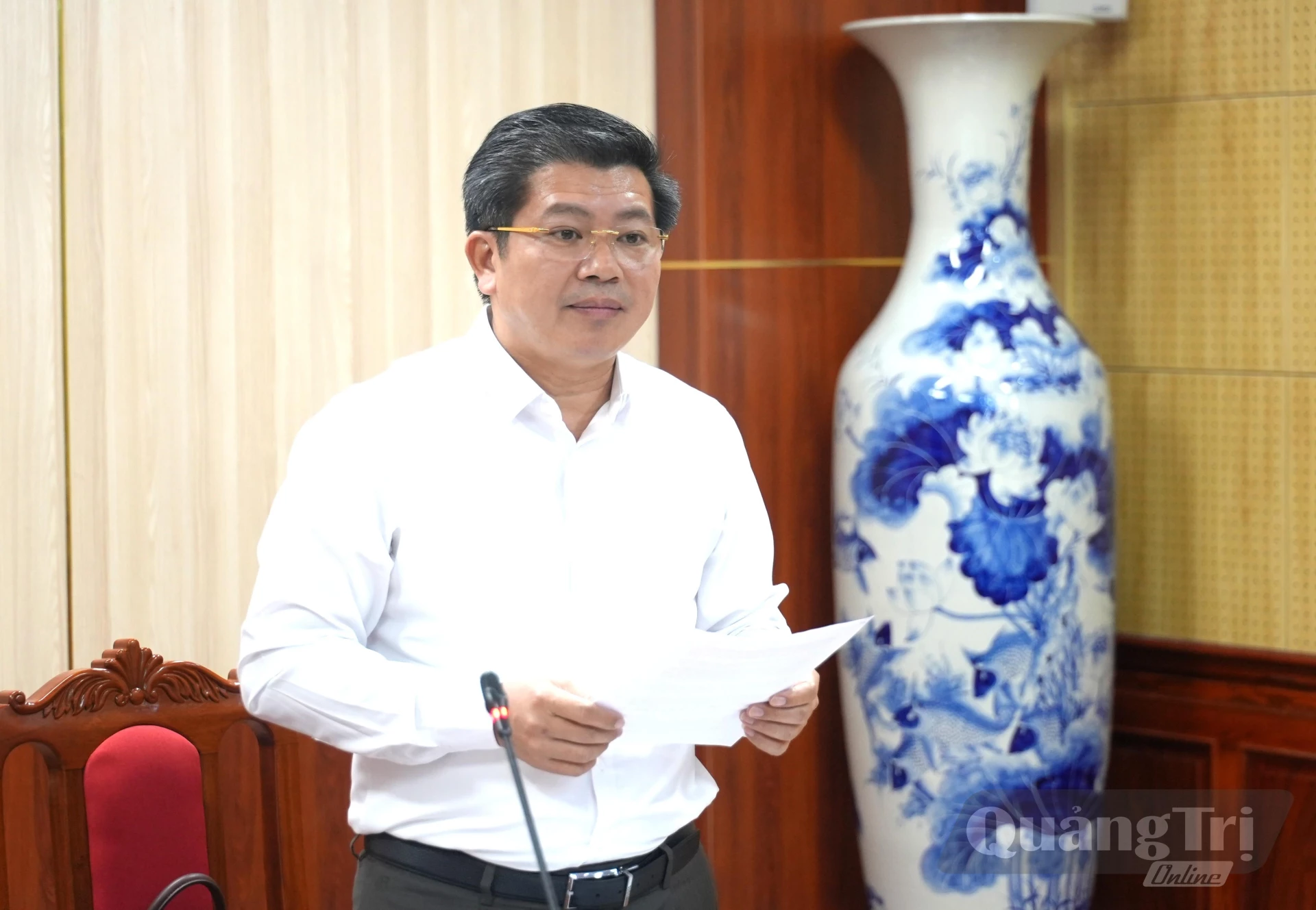 Đồng chí Trần Vũ Khiêm, Phó Bí thư Thường trực Tỉnh ủy, Trưởng Đoàn ĐBQH tỉnh phát biểu chỉ đạo tại buổi làm việc - Ảnh: T.Đ