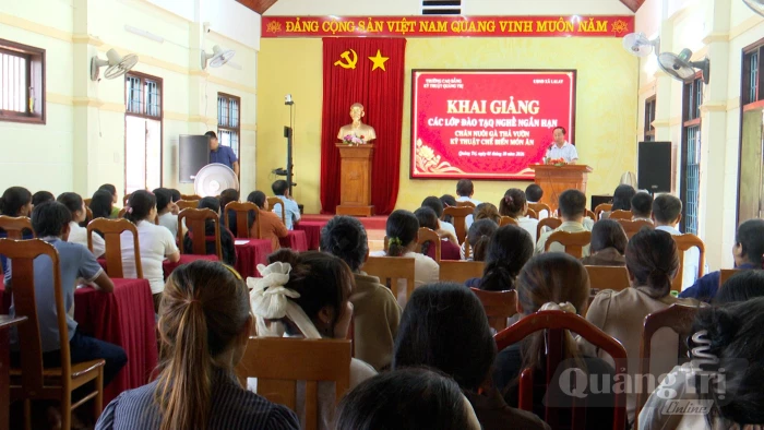 Từ lớp học đến mô hình sinh kế bền vững