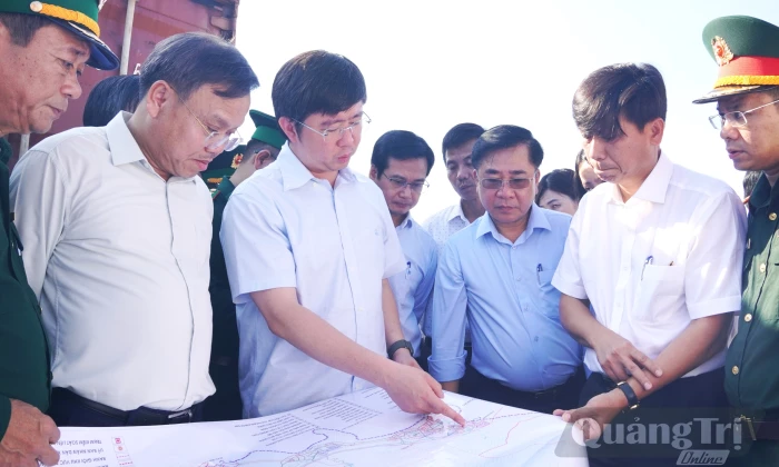 Lãnh đạo tỉnh kiểm tra tình hình hoạt động tại Khu Kinh tế-Thương mại đặc biệt Lao Bảo