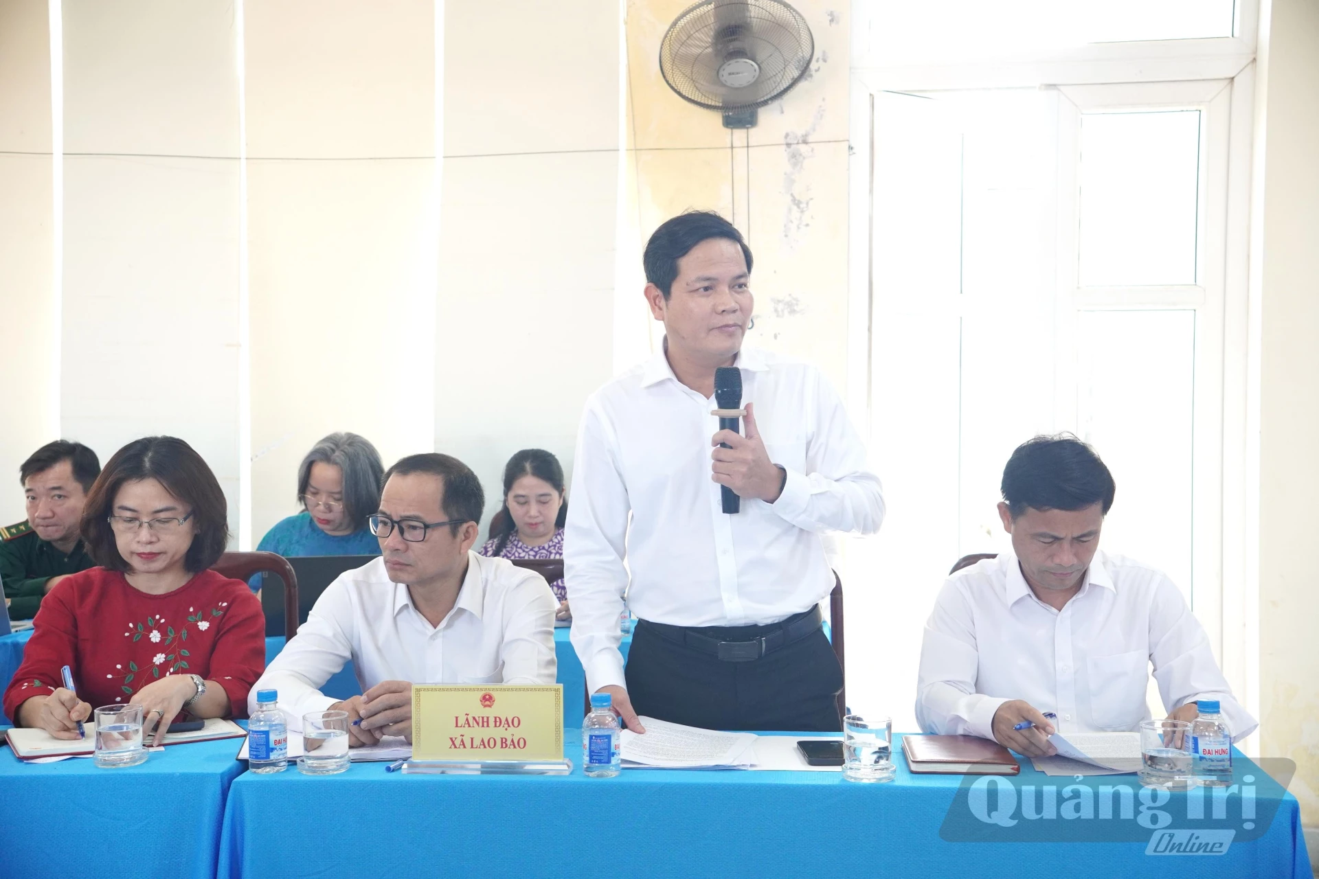 Đại diện lãnh đạo các xã báo cáo tại buổi làm việc - Ảnh: Đ.V
