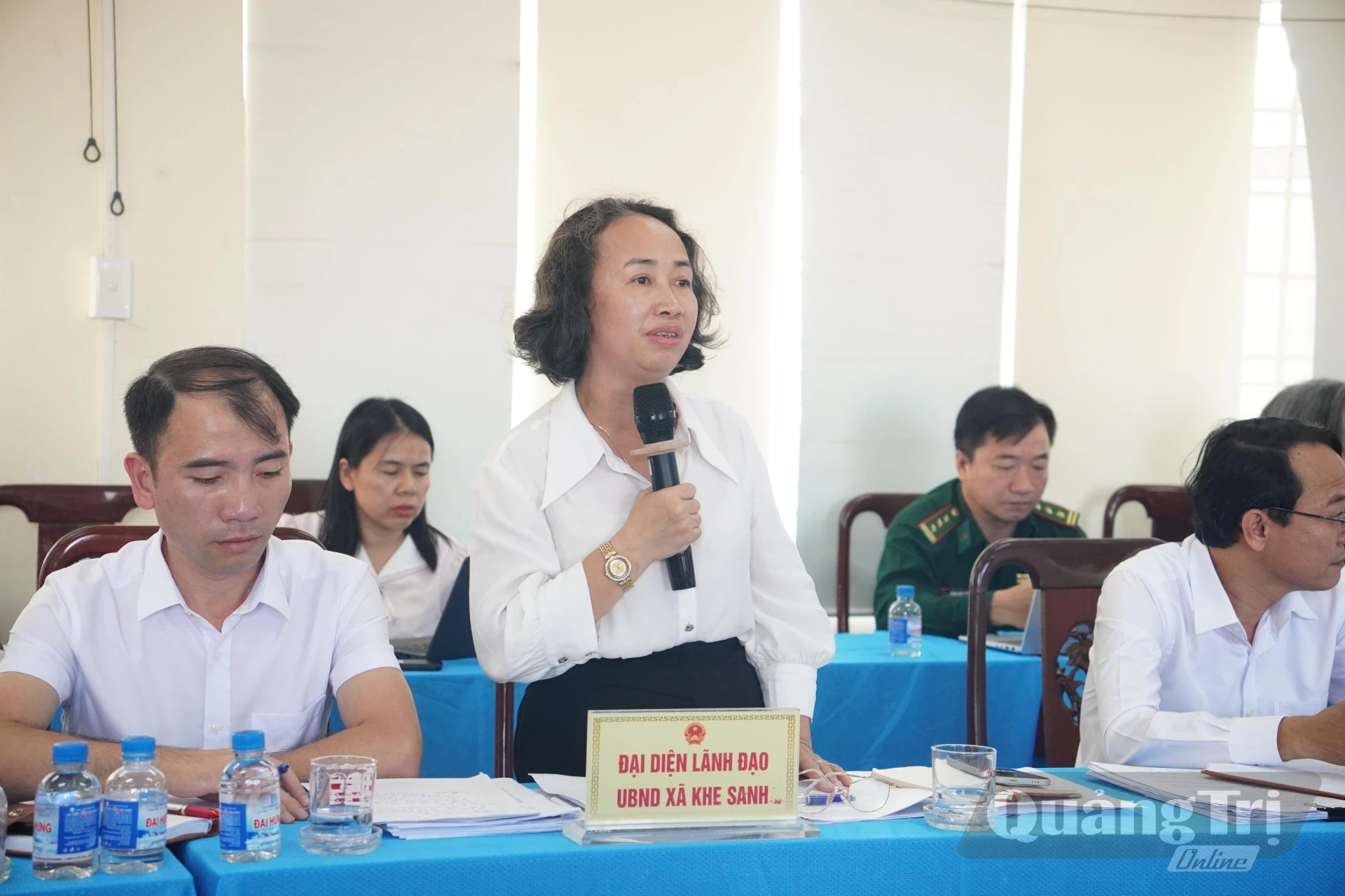 Đại diện lãnh đạo các xã báo cáo tại buổi làm việc - Ảnh: Đ.V