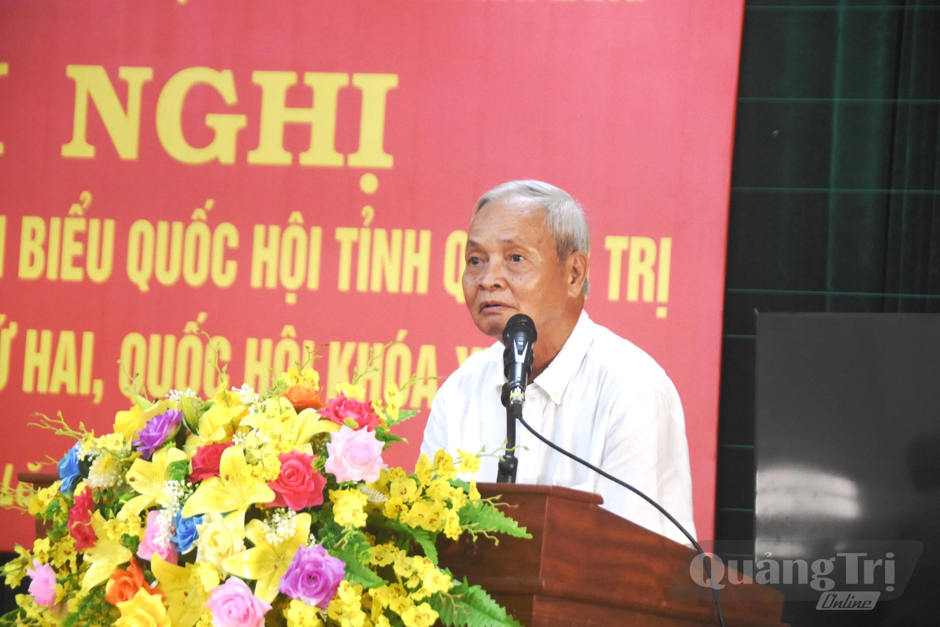 Cử tri xã Nam Hải Lăng nêu kiến nghị - Ảnh: Đ.V