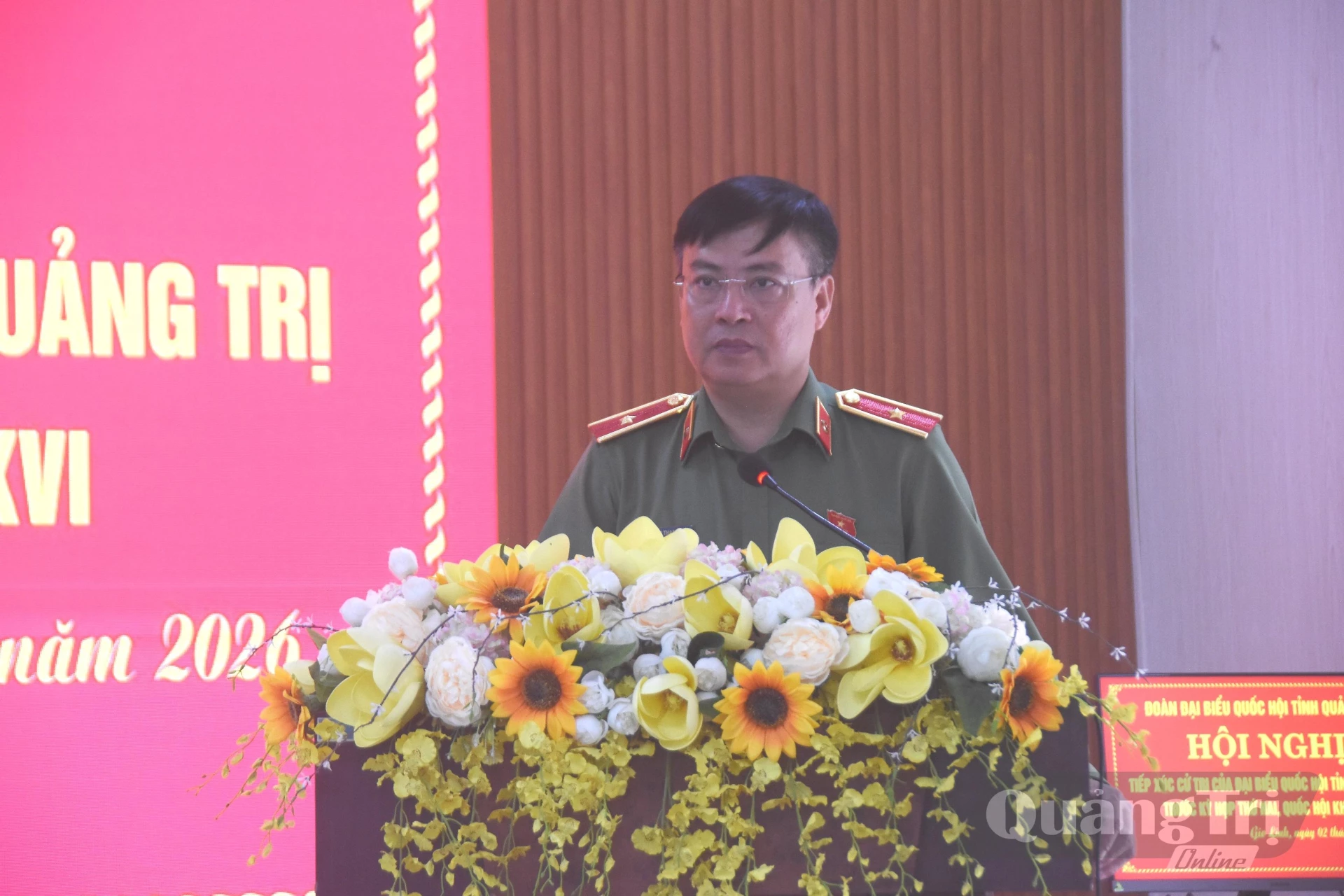 Đồng chí Thiếu tướng Nguyễn Thanh Liêm, Giám đốc Công an tỉnh phát biểu tiếp thu, trao đổi một số nội dung cử tri quan tâm - Ảnh: Đ.V