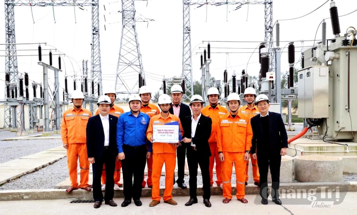 Phát triển đồng bộ nguồn và lưới điện