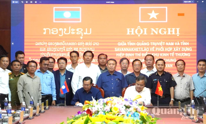 Thảo luận mô hình, cơ chế chính sách đề xuất áp dụng tại Khu kinh tế biên giới chung Lao Bảo - Đen-sa-vẳn