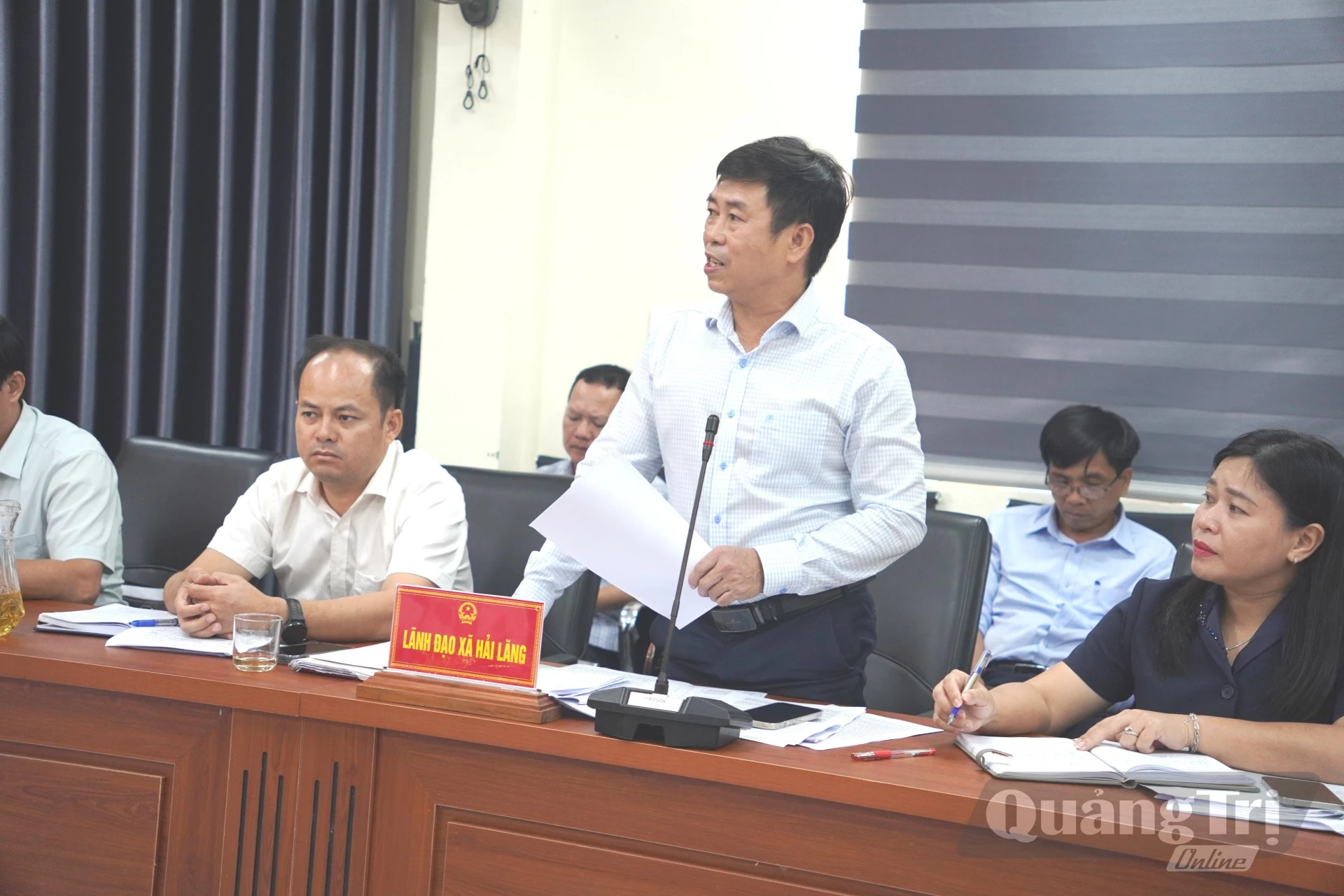 Đại diện lãnh đạo các xã báo cáo tại buổi làm việc - Ảnh: Đ.V