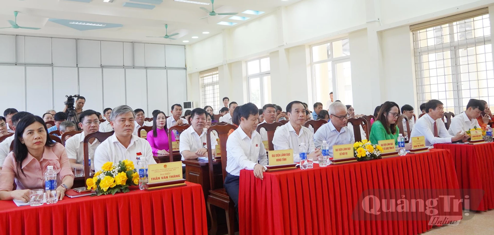 Các đại biểu tham dự kỳ họp- Ảnh: L.M

