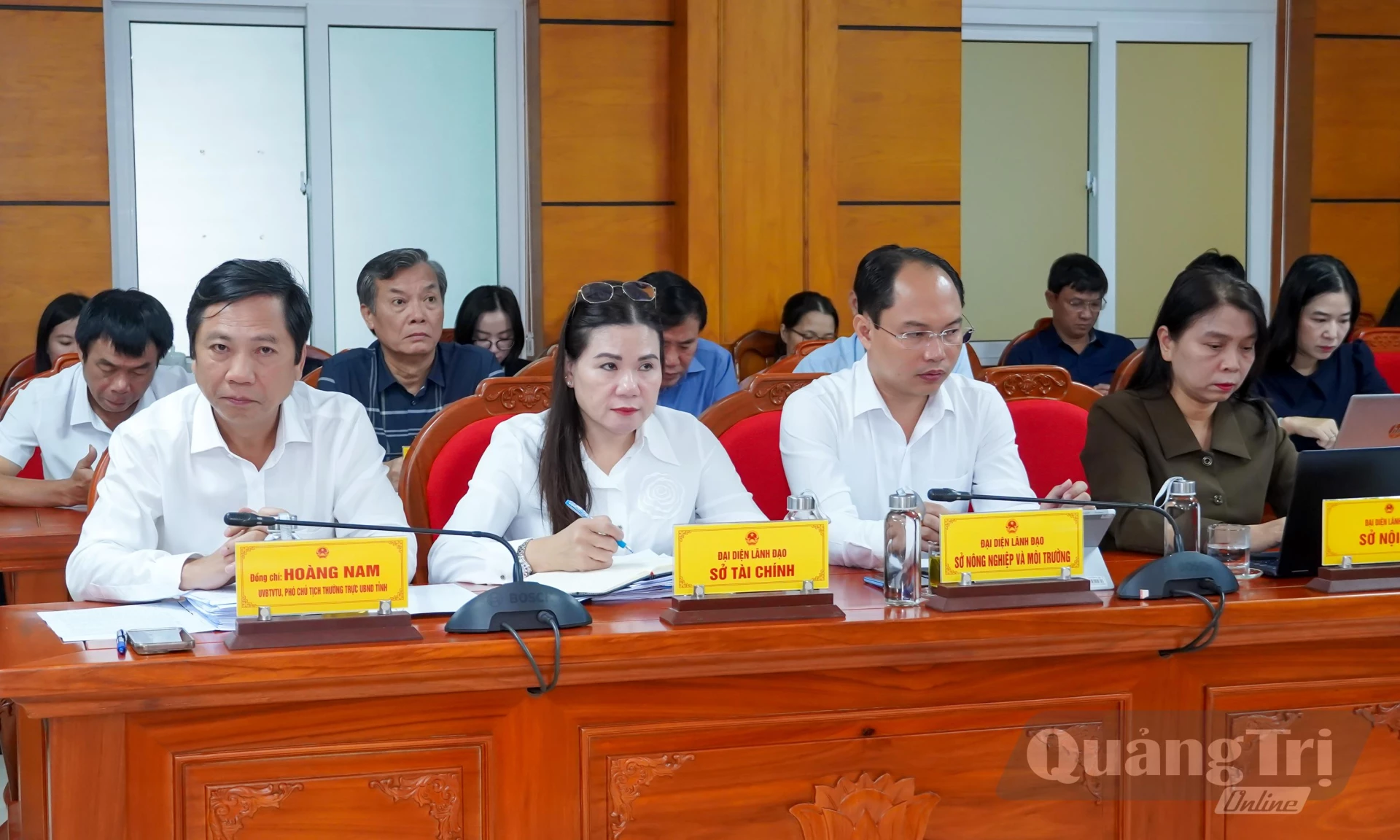 Các đại biểu tham dự phiên họp - Ảnh: N.H