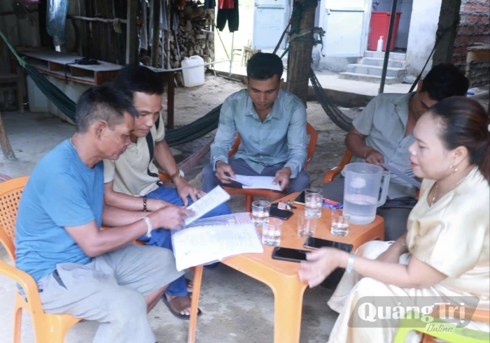 Cán bộ cơ sở tận tụy, sát dân