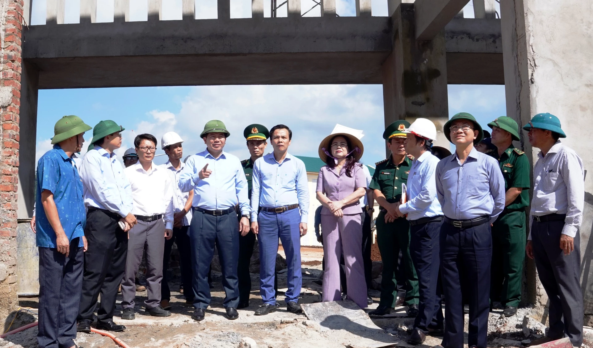Lãnh đạo tỉnh kiểm tra tiến độ và công tác vận hành các trường phổ thông dân tộc nội trú