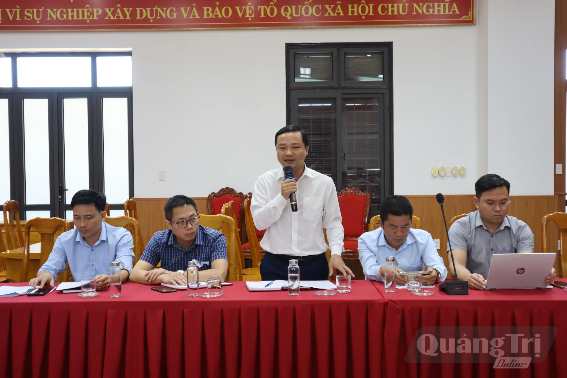 Các đại biểu phát biểu thảo luận - Ảnh: H.N
