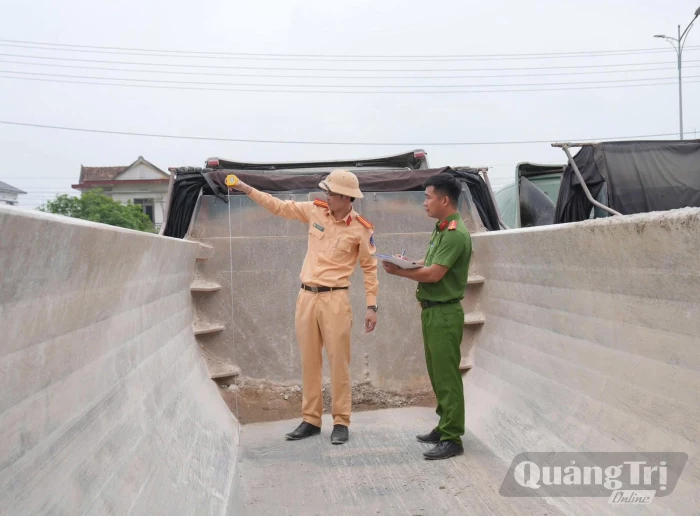 Cao điểm tổng kiểm soát, xử lý vi phạm các phương tiện chở hàng