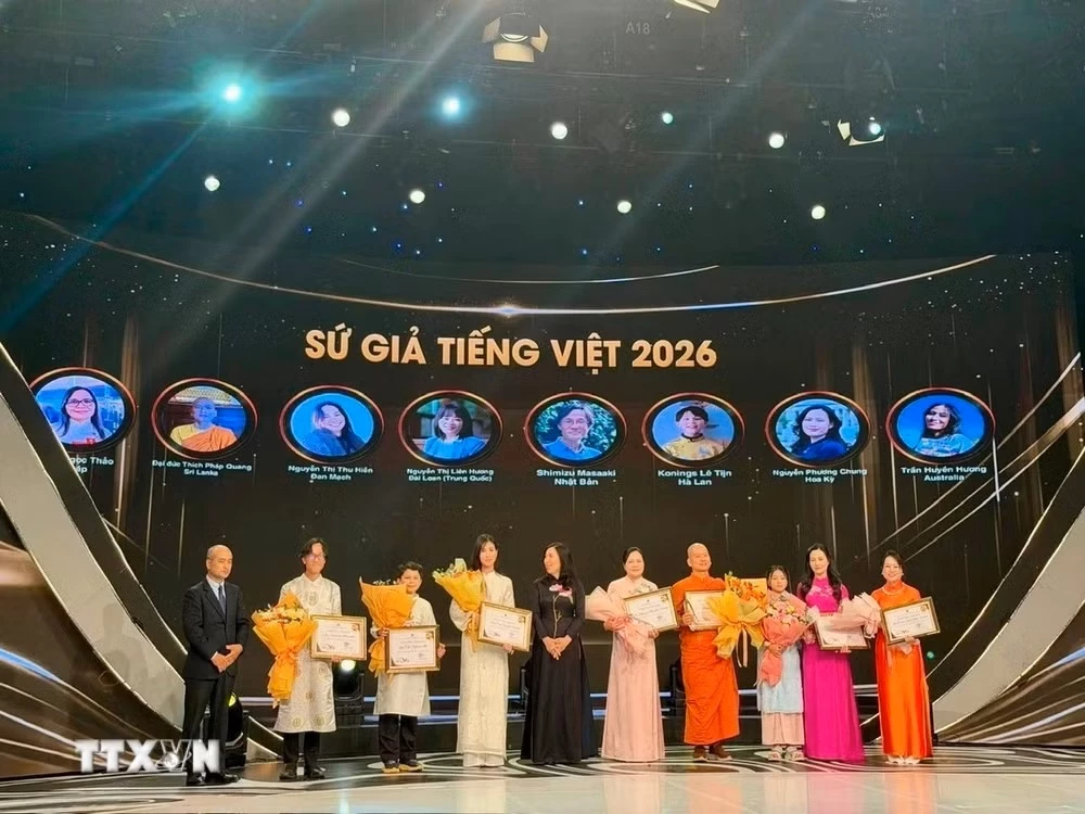 Cô Nguyễn Thị Liên Hương, Giảng viên tại Đại học Đài Loan (Trung Quốc), tại Lễ trao giải Sứ giả Tiếng Việt ở nước ngoài năm 2026. (Ảnh: TTXVN phát)