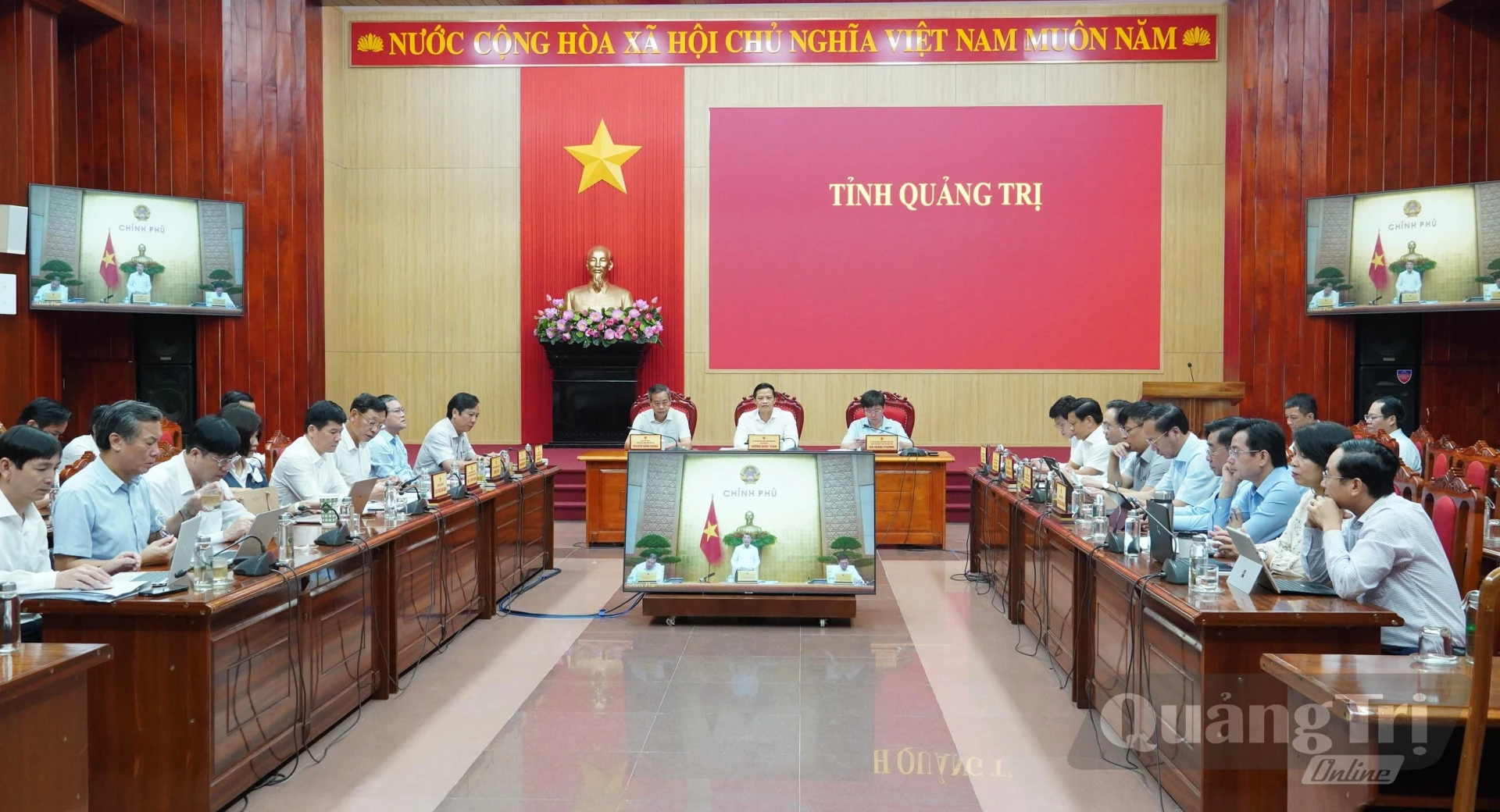Đồng chí Lê Minh Hưng, Thủ tướng Chính phủ kết luận phiên họp - Ảnh: Q.V