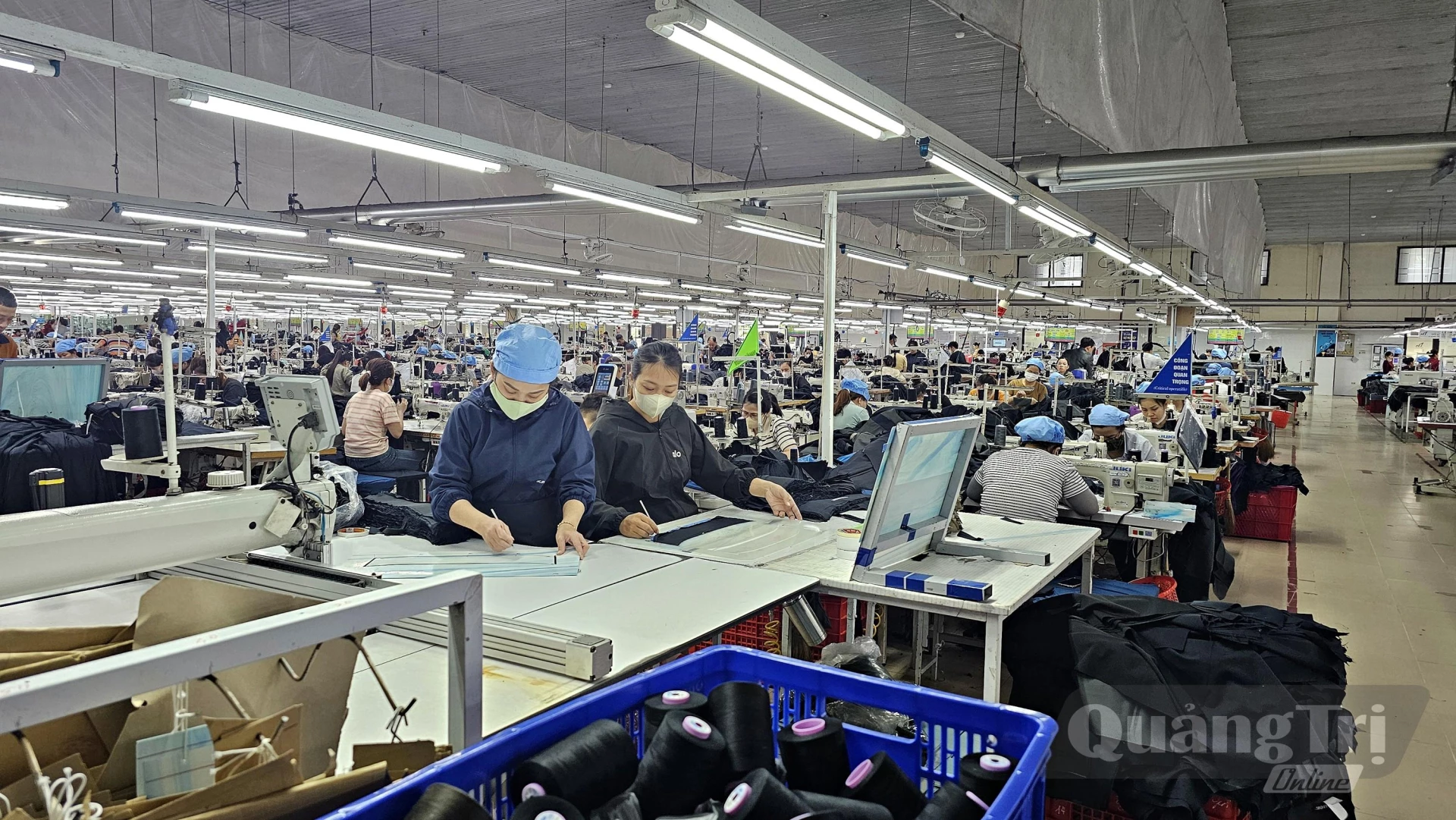 Công ty May Hòa Thọ-Đông Hà là một trong những đơn vị sản xuất may mặc có quy mô lớn trên địa bàn - Ảnh: L.A