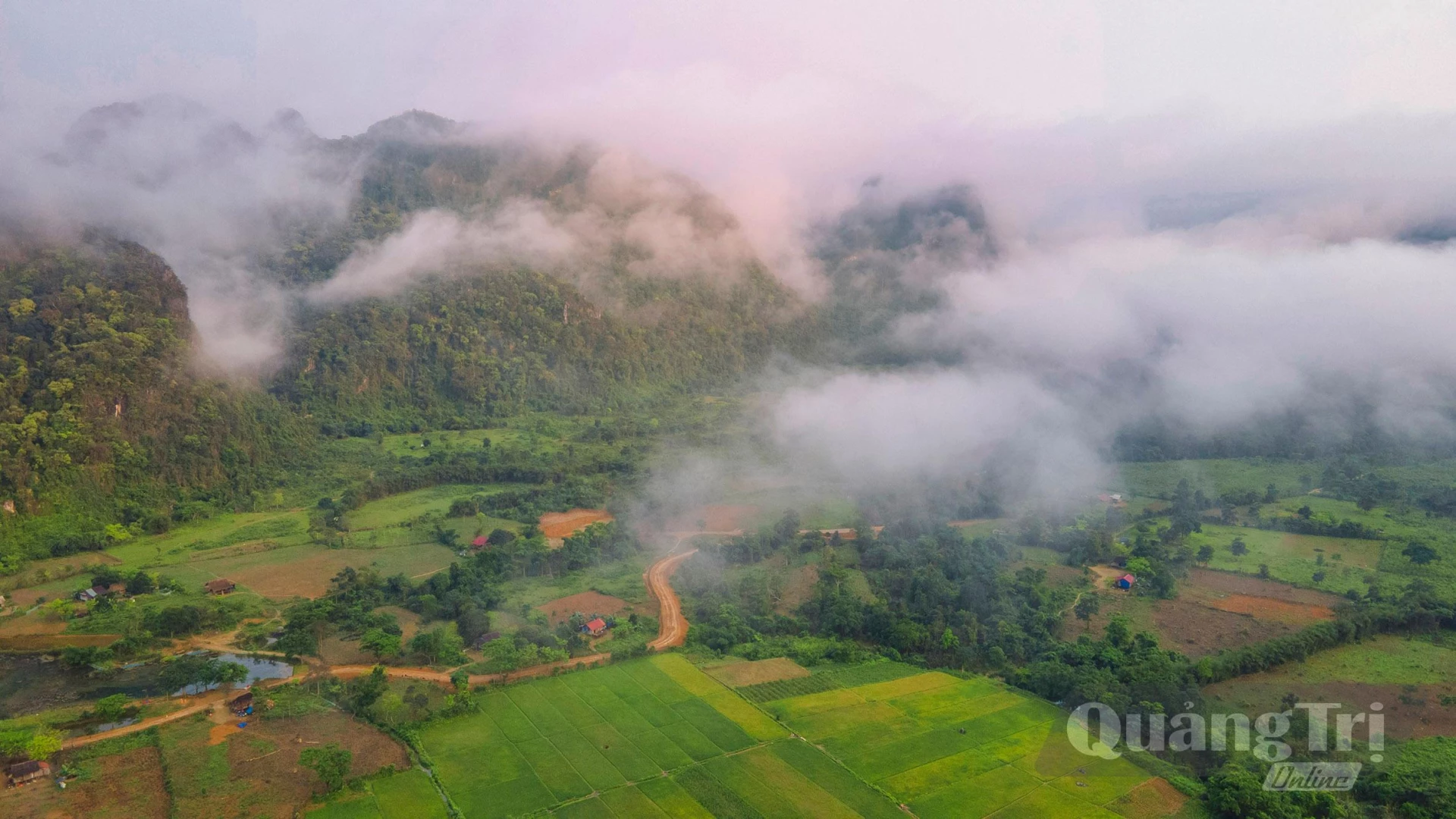 Mây vờn Chà Lòi 