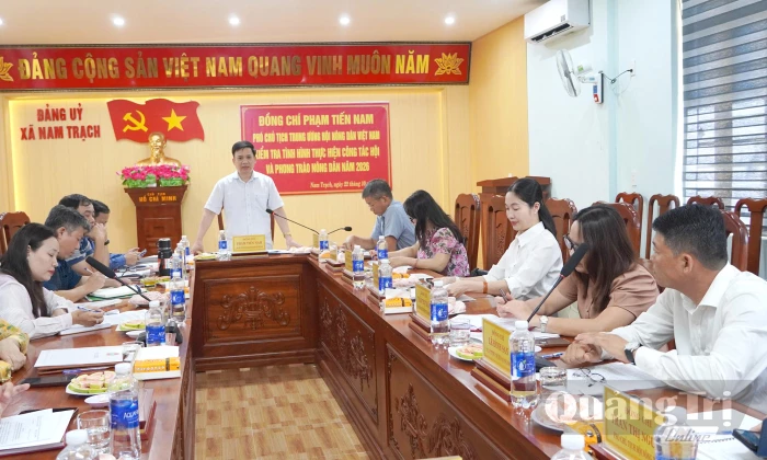 Đoàn kiểm tra Trung ương Hội Nông dân Việt Nam làm việc với Hội Nông dân xã Nam Trạch