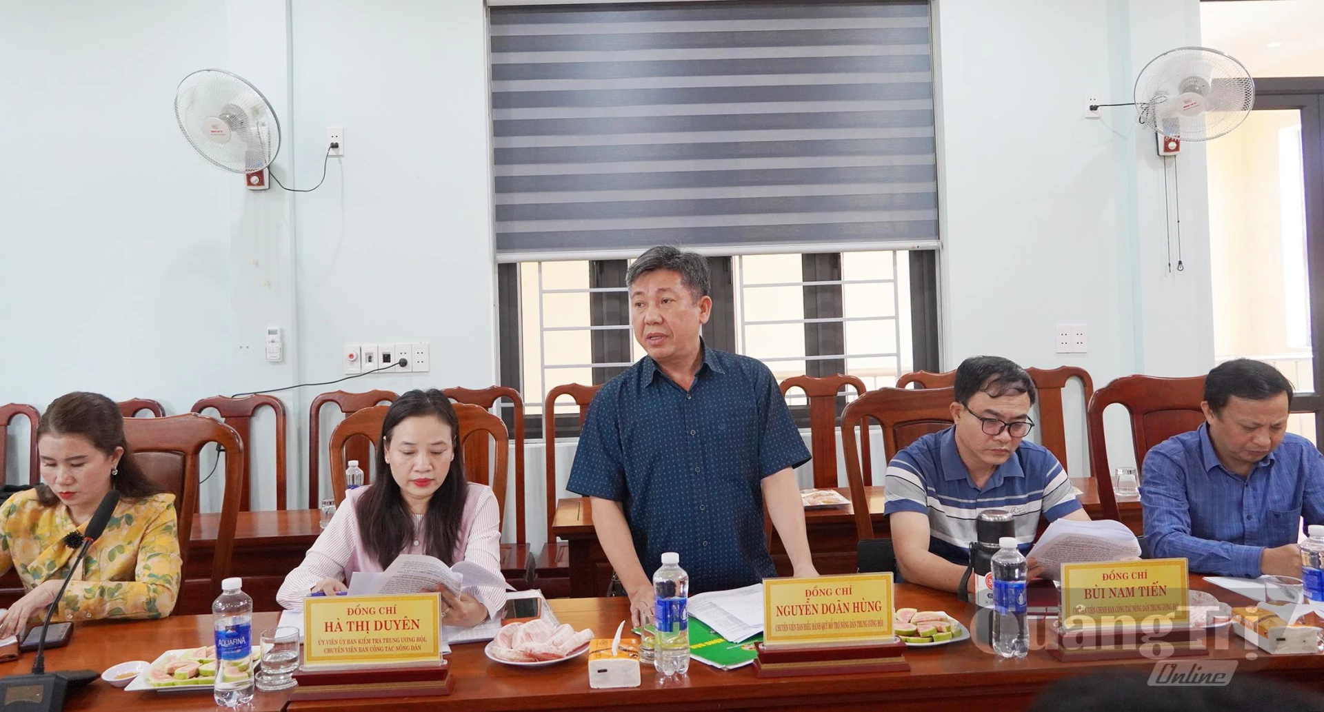 Thành viên đoàn kiểm tra Trung ương Hội Nông dân  Việt Nam phát biểu ý kiến tại   buổi làm việc - Ảnh: L.M