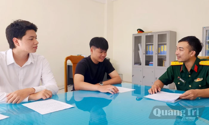 Những lá đơn tình nguyện... nhập ngũ!