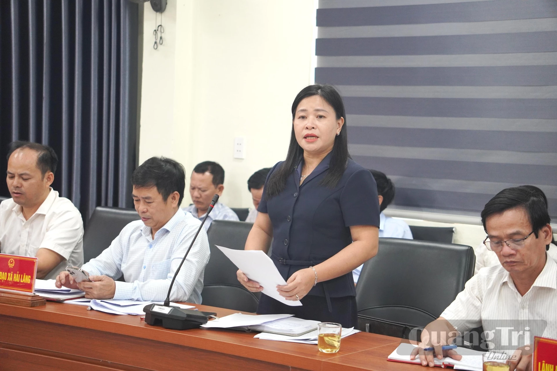Đại diện lãnh đạo các xã báo cáo tại buổi làm việc - Ảnh: Đ.V