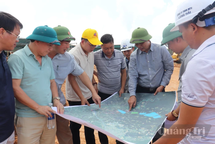 Khảo sát dự án Đường giao thông kết nối phục vụ phát triển kinh tế-xã hội, cứu hộ, cứu nạn xã Triệu Phong