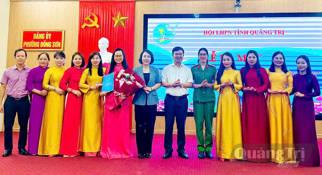 Ra mắt mô hình điểm “Tổ phụ nữ CĐS cộng đồng” tại phường Đồng Sơn - Ảnh: P.V