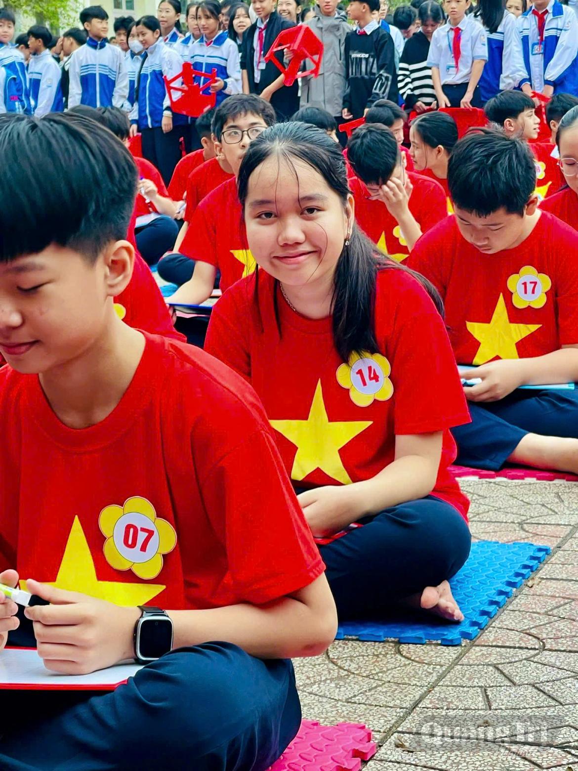 Tại các sân chơi ở trường Trà My luôn năng động, tự tin và tham gia hết mình - Ảnh: T.H