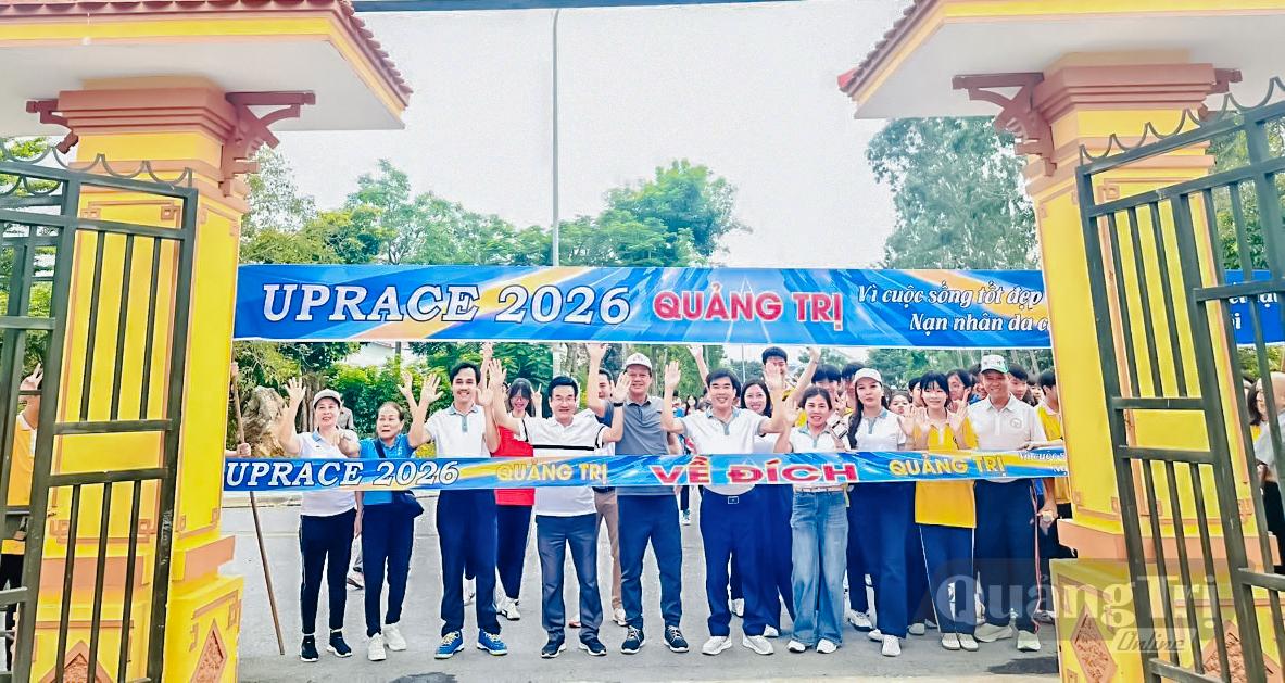 Mỗi kilomet hoàn thành sẽ được quy đổi thành giá trị vật chất hỗ trợ cho người khuyết tật, nạn nhân chất độc da cam và trẻ mồ côi - Ảnh: Thùy Trang