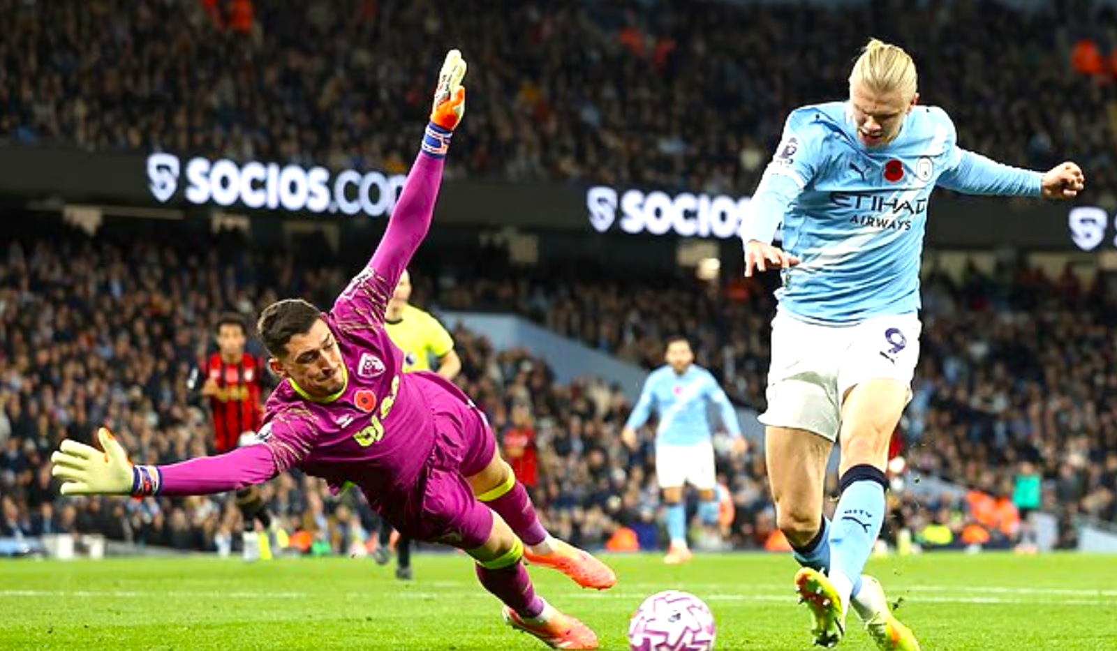 Haaland đang nổ súng liên tục với 18 bàn sau 14 trận trên mọi đấu trường cho Man City. Ảnh: DM