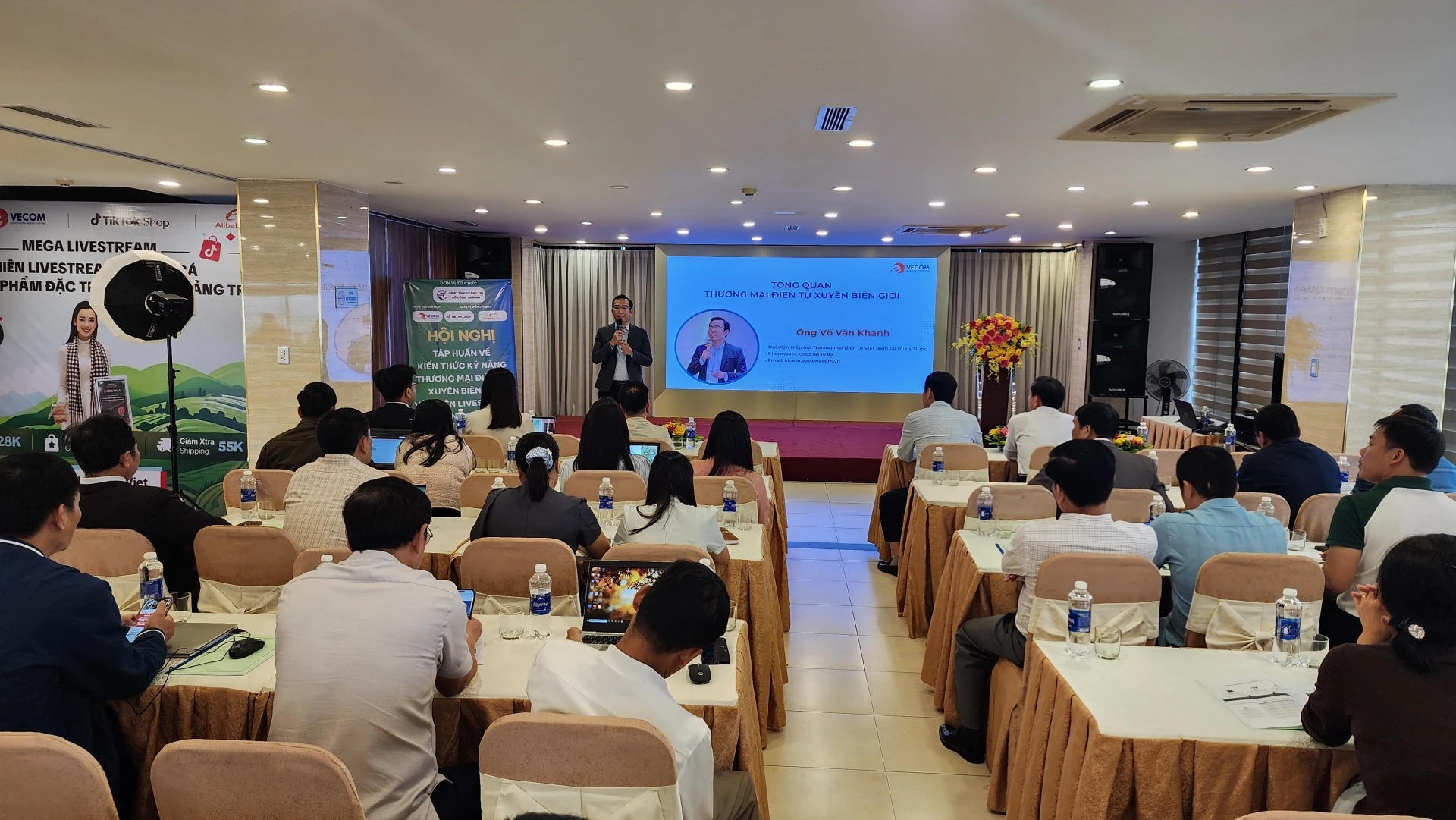 Quang cảnh lớp tập huấn Thương mại điện tử xuyên biên giới - Ảnh: Tạ Hưng