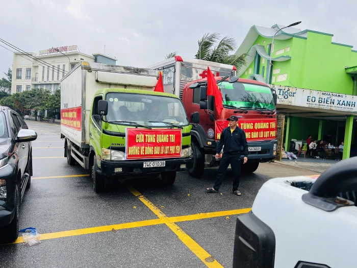 Hơn 40 tấn hàng hóa ủng hộ đồng bào vùng lũ