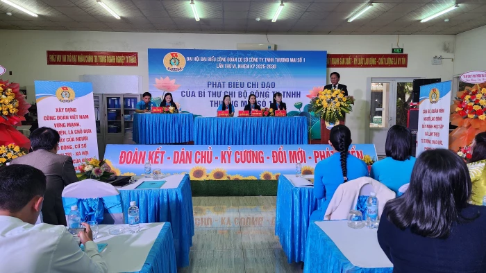 Công đoàn cơ sở công ty TNHH TM số 1: Phát động ủng hộ đồng bào khắc phục hậu quả thiên tai ở các tỉnh miền Trung- Tây Nguyên