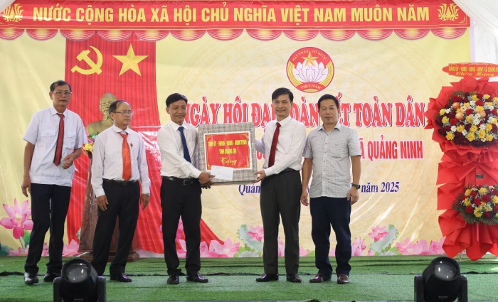 Khu dân cư thôn Vĩnh Tuy 2, xã Quảng Ninh tổ chức 'Ngày hội đại đoàn kết toàn dân tộc'