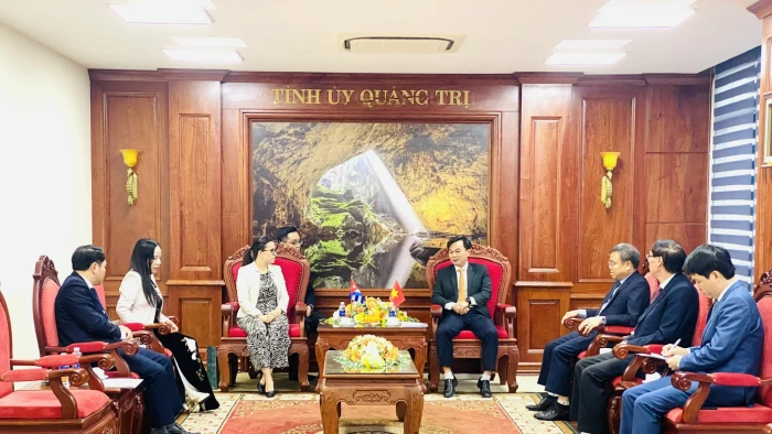 Đồng chí Nguyễn Chiến Thắng tiếp xã giao Tổng lãnh sự Cộng hòa Cuba tại TP. Hồ Chí Minh