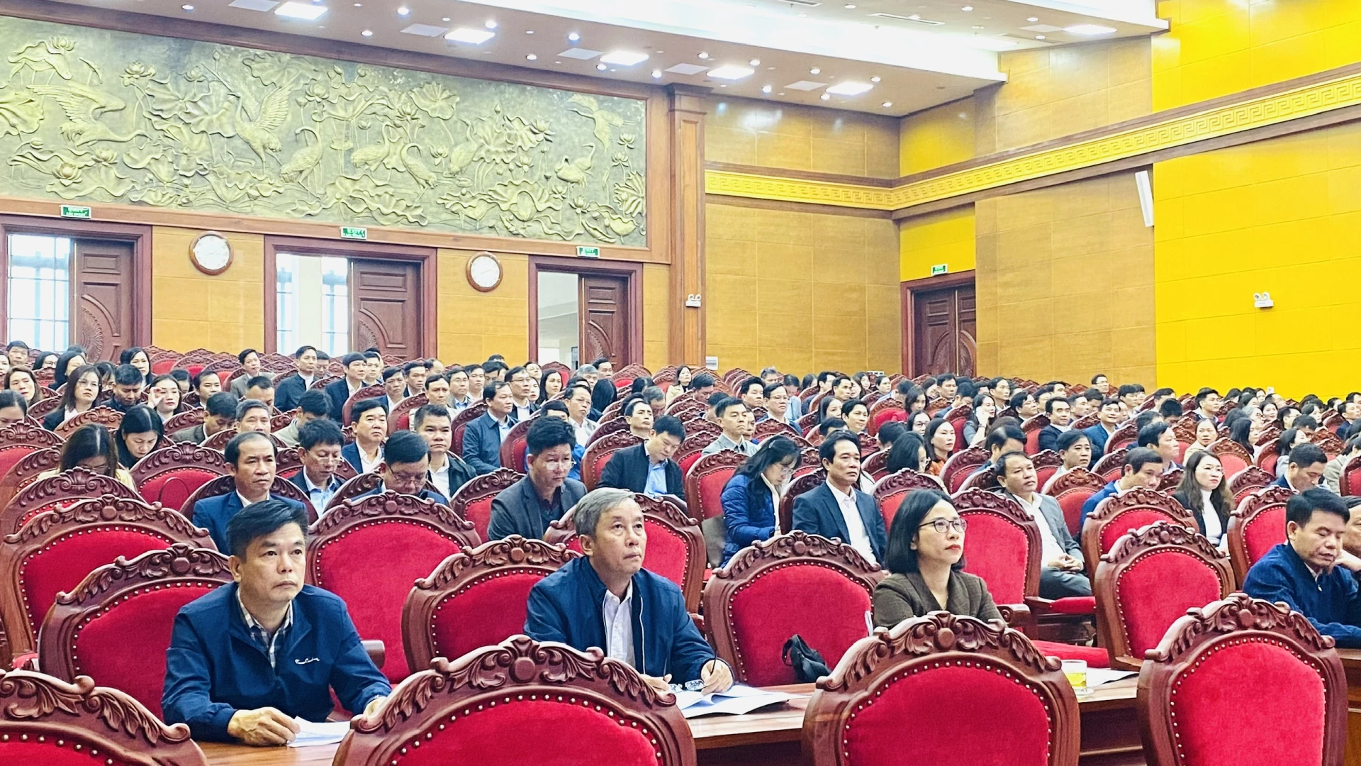 Các đại biểu tham dự hội nghị tại điểm cầu Quảng Trị - Ảnh: N.L