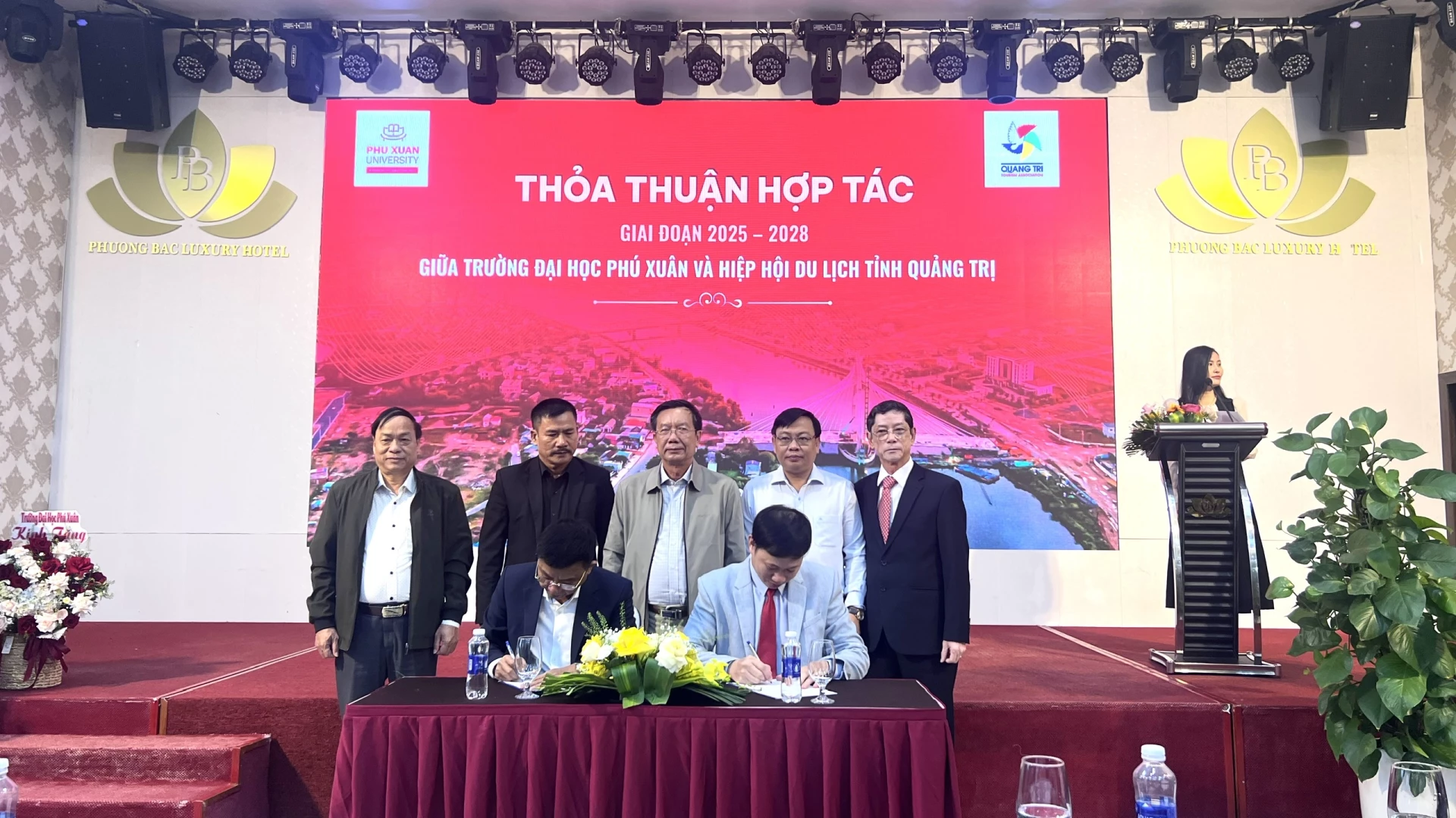 Đại diện Hiệp hội Du lịch tỉnh Quảng Trị ký kết thỏa thuận hợp tác với Trường Đại học Phú Xuân Huế giai đoạn 2025 – 2028