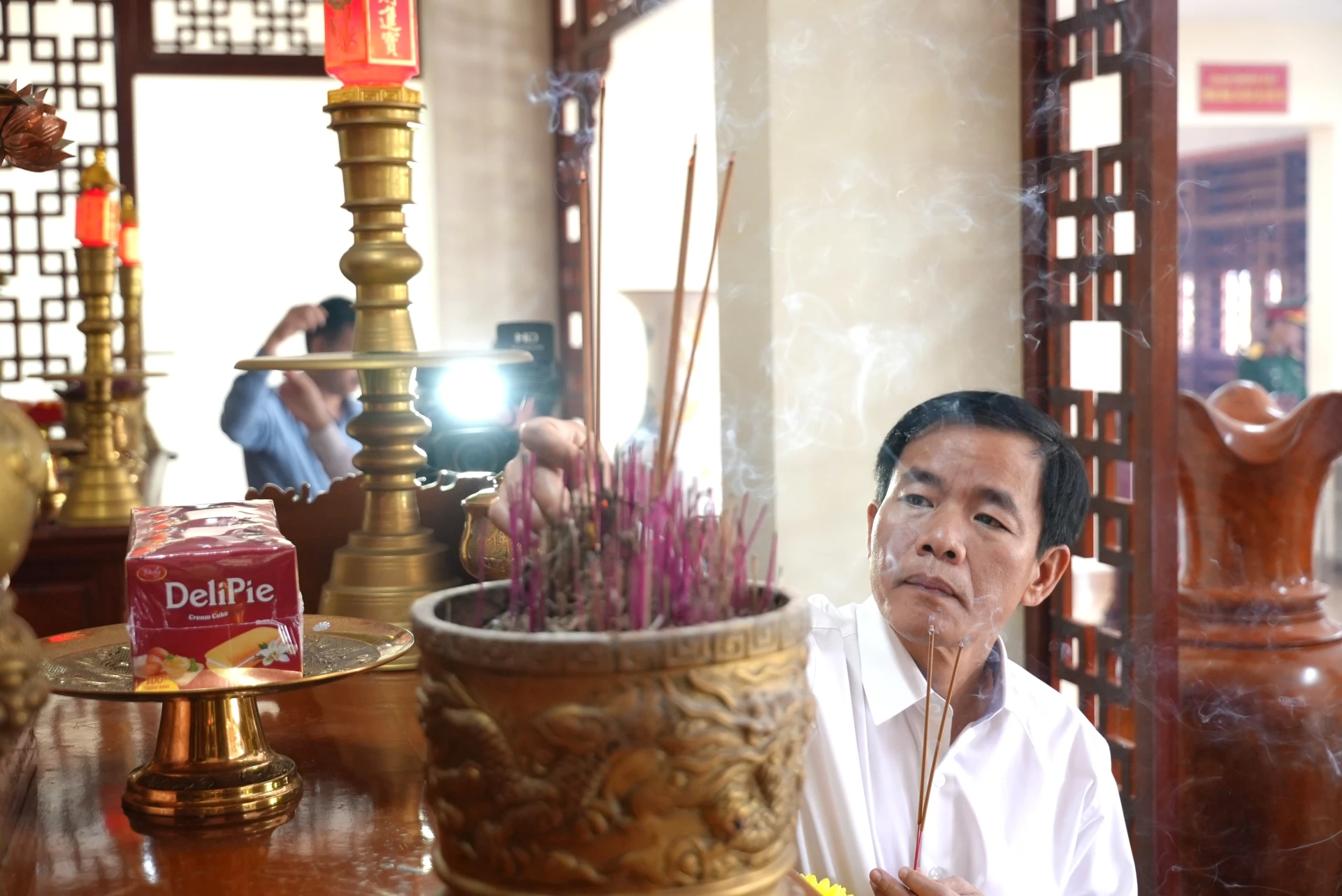 Đồng chí Bí thư Tỉnh ủy Quảng Trị Nguyễn Văn Phương tri ân các anh hùng liệt sĩ - Ảnh: Trung Đức