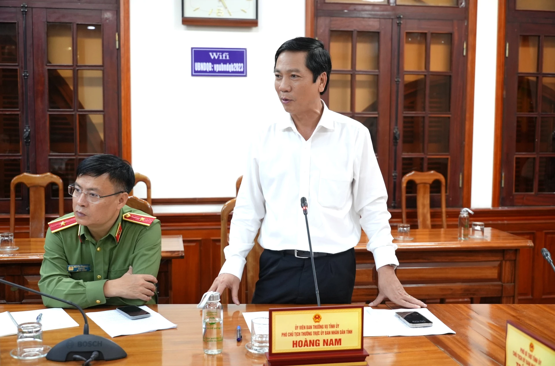 Đồng chí Phó Chủ tịch Thường trực UBND tỉnh Hoàng Nam phát biểu tại cuộc họp - Ảnh: Trung Đức