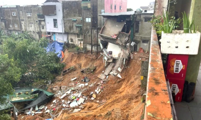 Gần 20 điểm sạt lở, ngập lụt, chia cắt do mưa lũ