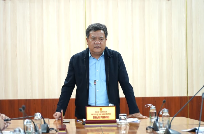 Khẩn trương ứng phó với mưa lũ, bảo đảm an toàn cho người dân