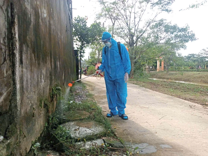 Tập trung xử lý môi trường, bảo đảm sức khỏe Nhân dân sau lũ