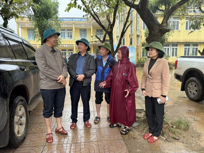 Lãnh đạo tỉnh kiểm tra tình hình mưa lũ, sạt lở tại các xã Ba Lòng và La Lay
