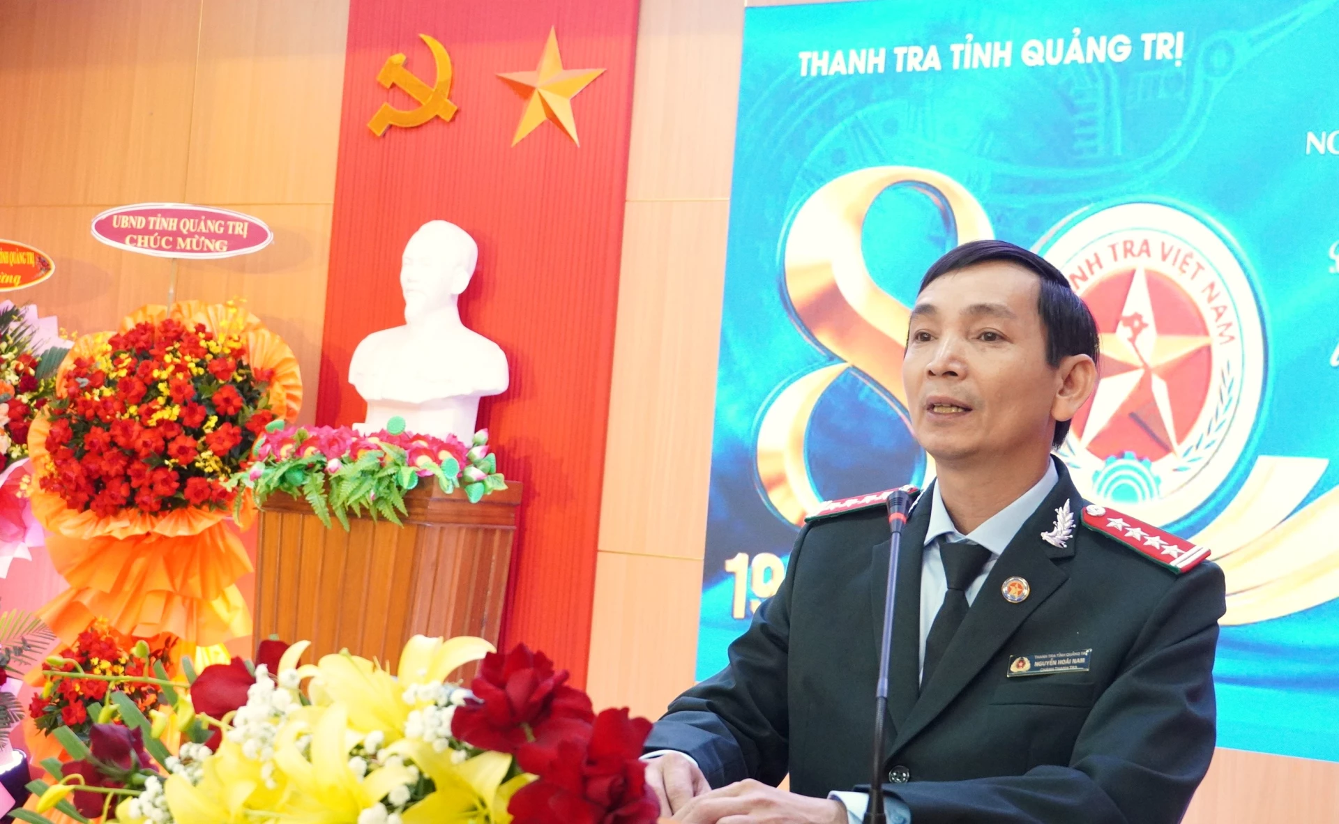 Đồng chí Nguyễn Hoài Nam, Tỉnh ủy viên, Chánh Thanh tra tỉnh phát biểu tại tọa đàm - Ảnh: QV