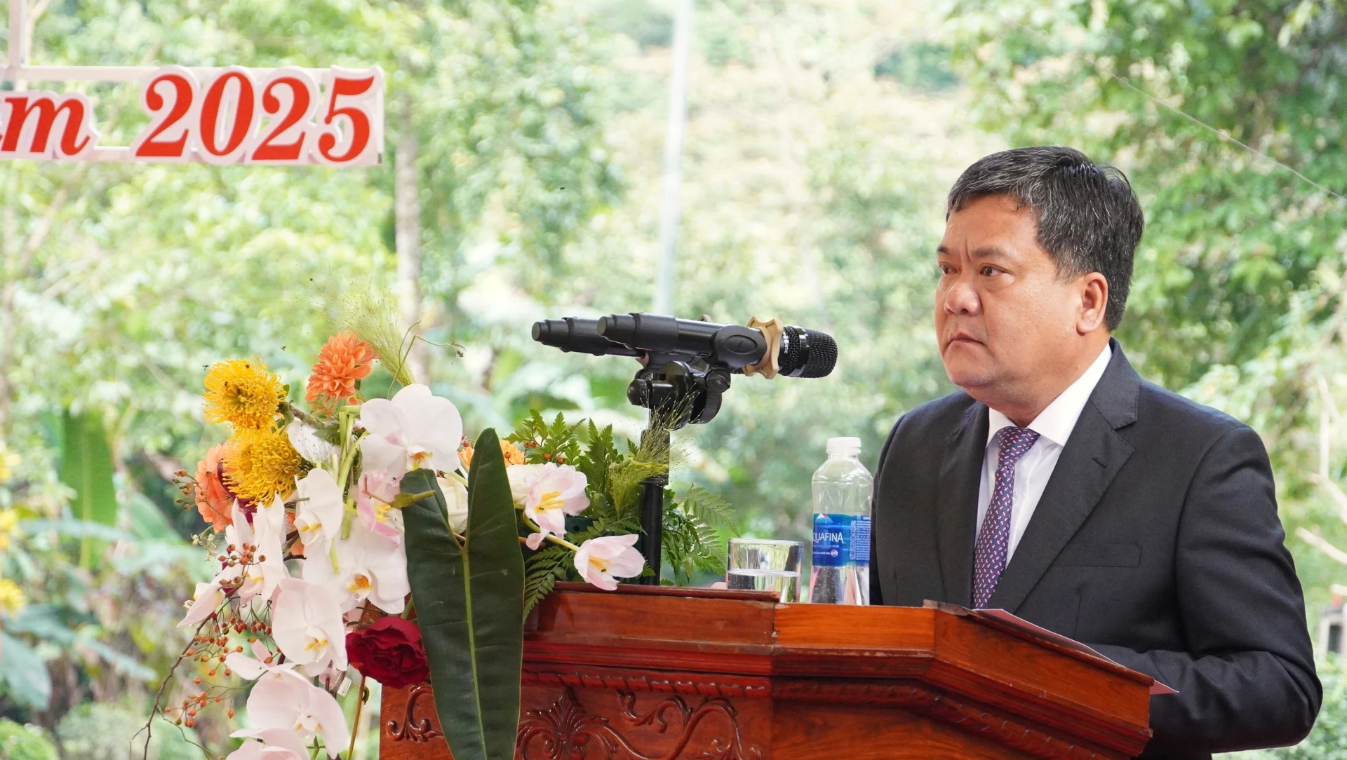 Đồng chí Trần Phong, Chủ tịch UBND tỉnh phát biểu tại buổi lễ - Ảnh: QV