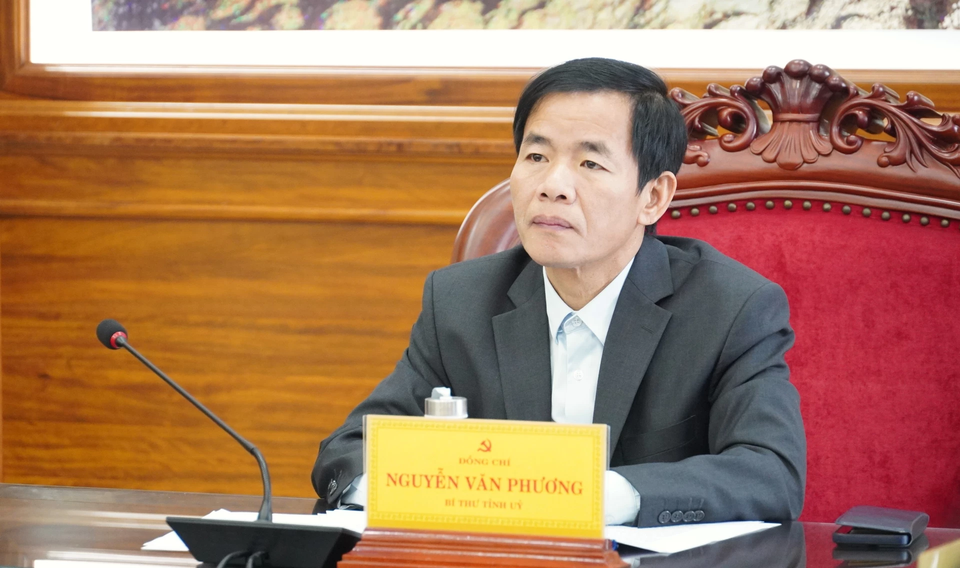 Đồng chí Nguyễn Văn Phương, Bí thư Tỉnh ủy chủ trì buổi làm việc - Ảnh: QV