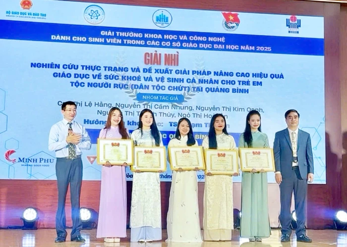 Sinh viên Trường đại học Quảng Bình đoạt giải nhì giải thưởng khoa học-công nghệ