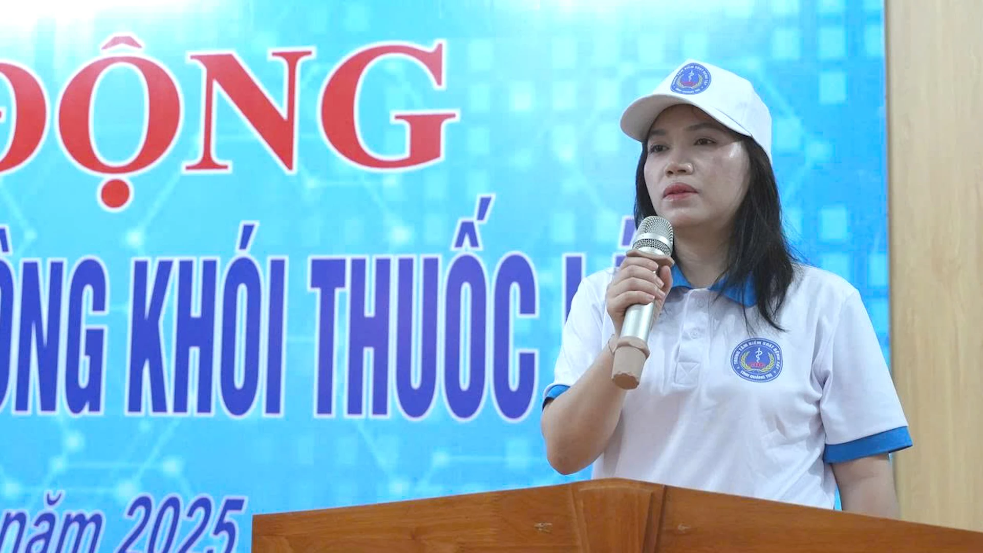 Đại diện lãnh đạo CDC Quảng Trị phát động xây dựng địa điểm du lịch không khói thuốc năm 2025 - Ảnh: T.T