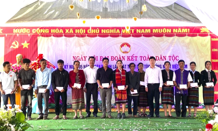 Sôi nổi 'Ngày hội Đại đoàn kết toàn dân tộc' tại Liên khu dân cư xã Hướng Phùng