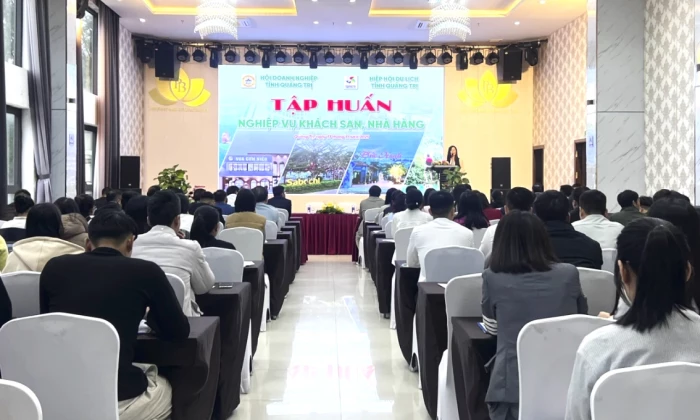 Hơn 100 học viên tham gia tập huấn nghiệp vụ khách sạn, nhà hàng