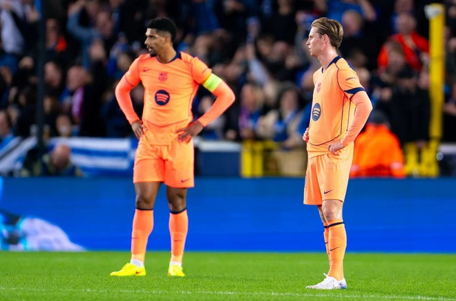 Barcelona chia điểm trên đất Bỉ. (Nguồn: Getty Images)